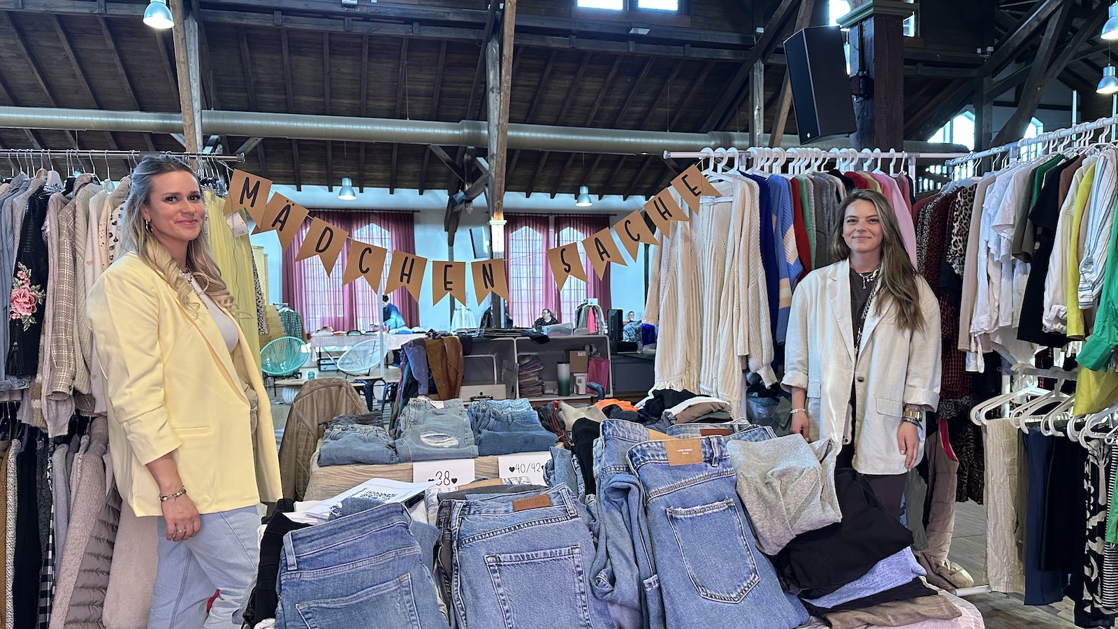 „MÄDCHEN-SACHE“ geht in die zweite Runde – Frauenflohmarkt mit Style, Sound & Soul in der Stadthalle Warburg