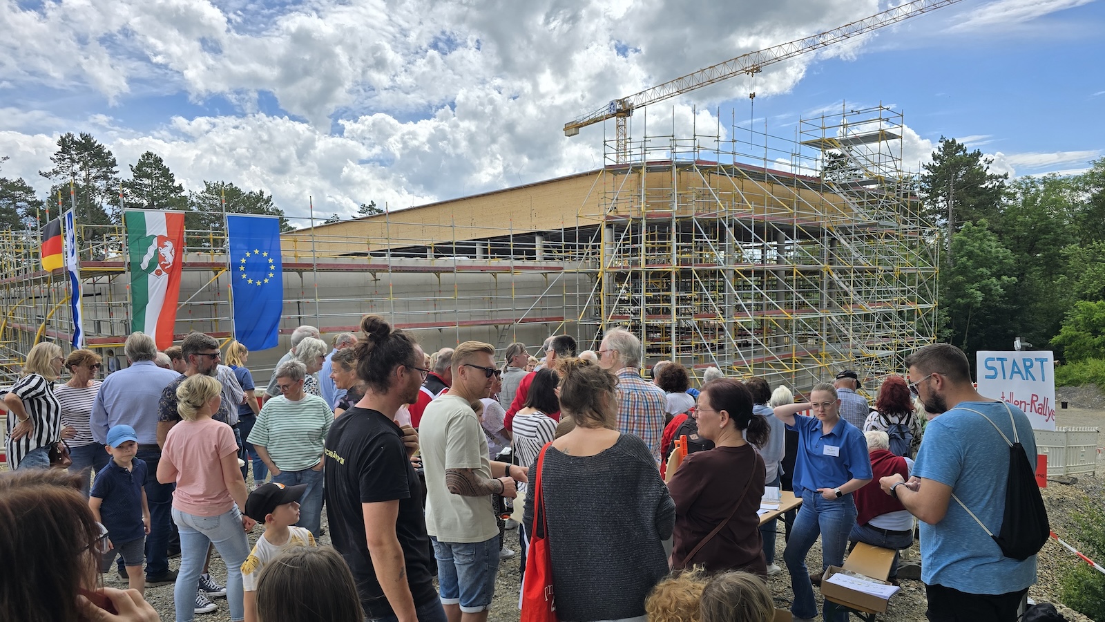 Tag der offenen Baustelle des Waldbads Warburg: Zukunftsprojekt für Generationen nimmt weiter Gestalt an