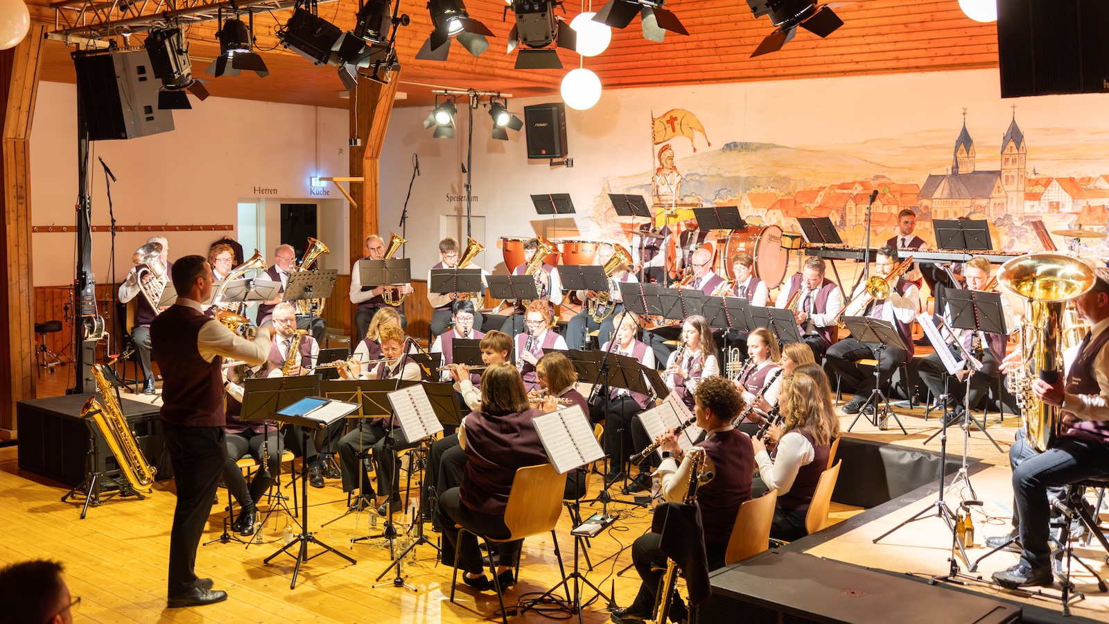 Viel Applaus beim Frühlingskonzert in der Diemelhalle